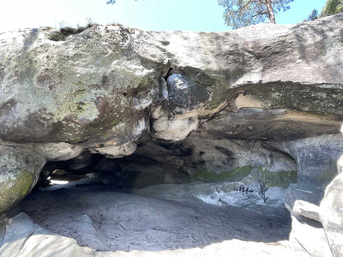 La Caverne – Dame Jouanne