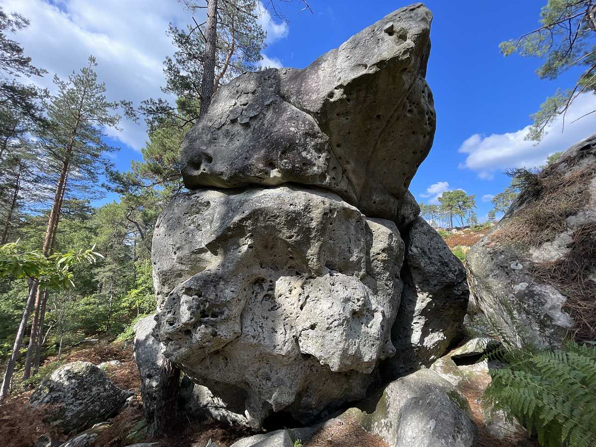 Balade sous les Toits – Restant du Long Rocher