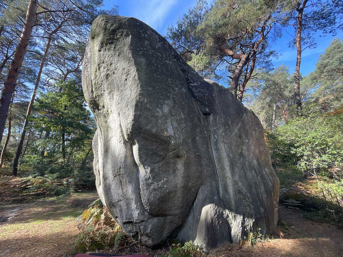 Photo du rocher avec les tracés